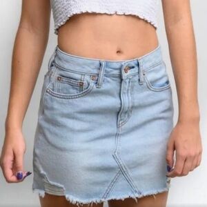 American Eagle Outfitters AEO Light Wash Distressed Denim Mini Skirt, Size 4